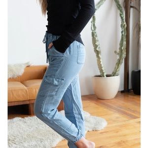 Fast track chambray cargo joggers Three Bird Nest size M brand new